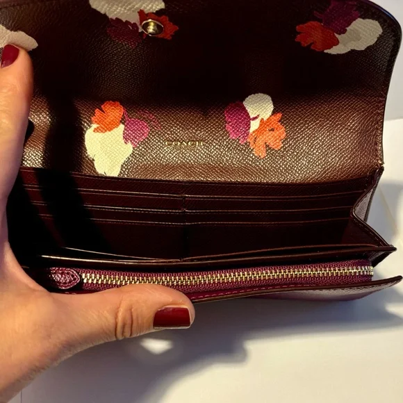 Authentic Coach leather wallet, burgundy/wine color - Picture 6 of 7